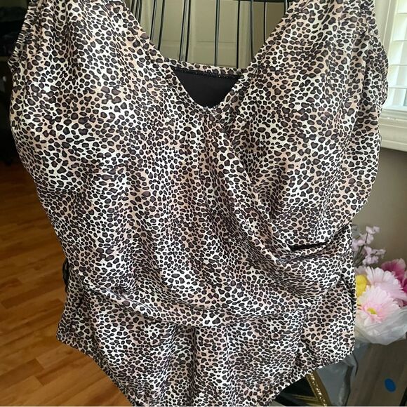Caribbean Sand Cheetah Animal Print 1 Piece Tummy Control Plus Size Swimsuit 20W - Picture 4 of 8